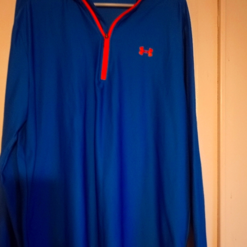 men's UA long sleeve shirt. Very silky